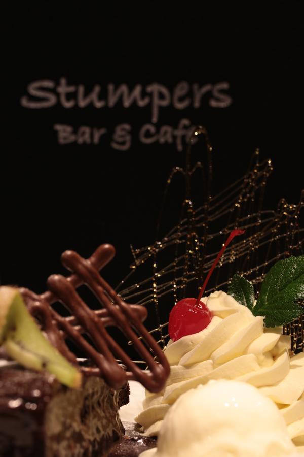 Stumpers Hotel Хокитика Экстерьер фото